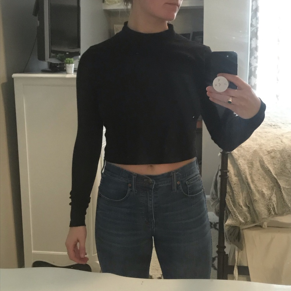 Black mock neck long sleeve crop top